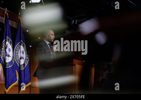 Washington, Vereinigte Staaten. 16th May, 2024. United States House Minority Leader Hakeem Jeffries (Democrat of New York) speaks during a press conference in the US Capitol in Washington DC, on Thursday, May 16, 2024. Credit: Aaron Schwartz/CNP/dpa/Alamy Live News Stock Photo