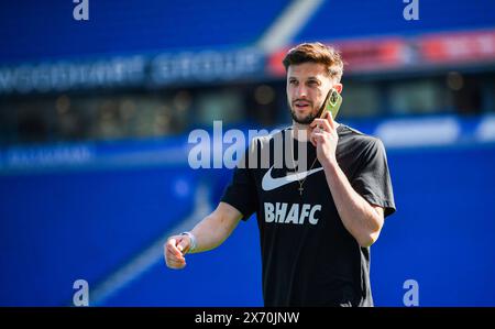 Adam Lallana of Brighton before the Premier League match between Brighton and Hove Albion and Chelsea at the American Express Stadium  , Brighton , UK - 15th May 2024 hot Simon Dack / Telephoto Images Editorial use only. No merchandising. For Football images FA and Premier League restrictions apply inc. no internet/mobile usage without FAPL license - for details contact Football Dataco Stock Photo