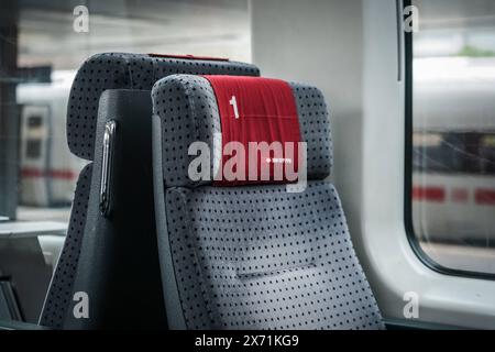 First class seating on Swiss railways InterRegio train Stock Photo - Alamy