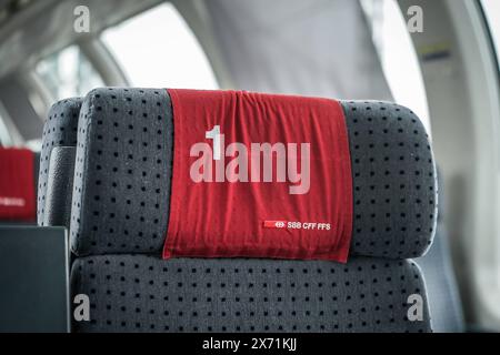 First class seating on Swiss railways InterRegio train Stock Photo - Alamy