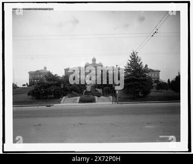 University of Cincinnati, Ohio, Detroit Publishing Co. no. 073359., Gift; State Historical Society of Colorado; 1949,  Universities & colleges. , Educational facilities. , United States, Ohio, Cincinnati. Stock Photo