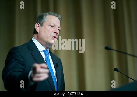 Al Gore Speeching at Tilburg University On November 23, 2010 former US Vice President Al Gore performed a speech at Tilburg University due to recieving an Honorary Doctorate and celebrating the 83rd Dies Natalis of the University. Tilburg, Netherlands. Tilburg Universiteit van Tilburg Noord-Brabant Nederland Copyright: xGuidoxKoppesxPhotox Stock Photo