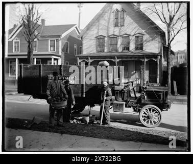 Coke delivery wagon and workers, Detroit City Gas Co., Mich., Title devised by cataloger., "Gas Co." on negative., Detroit Publishing Co. no. X 459., Gift; State Historical Society of Colorado; 1949,  Coke. , Trucks. , Public utility companies. , Residential streets. , United States, Michigan, Detroit. Stock Photo