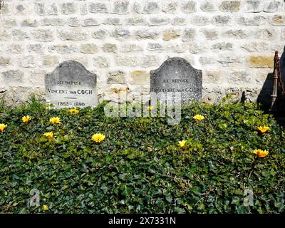 Graves of the post-impressionist painter Vincent Van Gogh and his brother Theo, in the Auvers-sur-Oise Cemetery, Île de France, France. Stock Photo