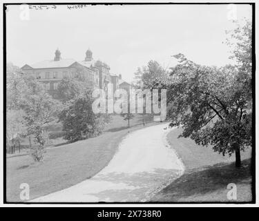 University of Cincinnati, Burnet Woods, Cincinnati, Ohio, Title from jacket., 'G 5853' on negative., Detroit Publishing Co. no. 039024., Gift; State Historical Society of Colorado; 1949,  Universities & colleges. , Educational facilities. , United States, Ohio, Cincinnati. Stock Photo