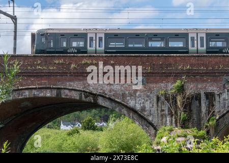 GWR express train on the Gatehampton Railway Bridge (Goring Viaduct) across the River Thames on the Oxfordshire Berkshire border, England, UK Stock Photo