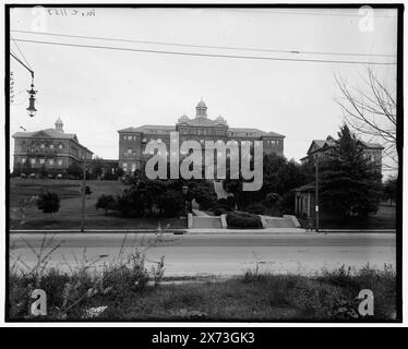 University of Cincinnati, Cincinnati, Ohio, Title from jacket., 'McC 1155' on negative., Detroit Publishing Co. no. 500924., Gift; State Historical Society of Colorado; 1949,  Universities & colleges. , Educational facilities. , United States, Ohio, Cincinnati. Stock Photo