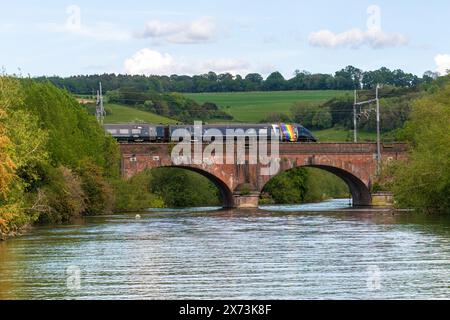 GWR express train on the Gatehampton Railway Bridge (Goring Viaduct) across the River Thames on the Oxfordshire Berkshire border, England, UK Stock Photo