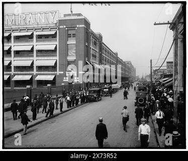 Four o'clock shift, Ford Motor Company, Detroit, Mich., Title devised by cataloger., Detroit Publishing Co. no. 500949., Gift; State Historical Society of Colorado; 1949,  Automobile industry. , Streets. , Industrial facilities. , United States, Michigan, Detroit. Stock Photo