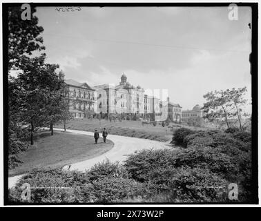 University of Cincinnati, Ohio, 'G 5854' on negative., Detroit Publishing Co. no. 071322., Gift; State Historical Society of Colorado; 1949,  University of Cincinnati. , Universities & colleges. , United States, Ohio, Cincinnati. Stock Photo