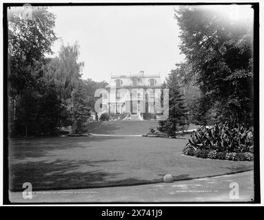A residence on Sherwood Ave. i.e. Crescent, Montreal, 'WHJ' on jacket; '610-8' and 'C 18' on negative., Detroit Publishing Co. no. 012505., Gift; State Historical Society of Colorado; 1949,  Dwellings. , Streets. , Canada, Quebec (Province), Montreal. Stock Photo