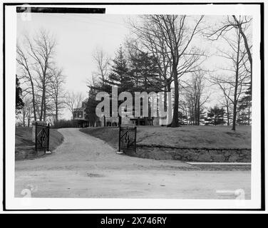 Home of Mrs. Mary Baker Eddy, Brookline, Boston, Mass., Detroit Publishing Co. no. 070670., Gift; State Historical Society of Colorado; 1949,  Eddy, Mary Baker,, 1821-1910, Homes & haunts. , Dwellings. , United States, Massachusetts, Brookline. Stock Photo