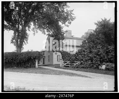 Birthplace of Isreal sic Putnam, Danvers, Mass., '457' on negative., Detroit Publishing Co. no. 013653., Gift; State Historical Society of Colorado; 1949,  Putnam, Israel,, 1718-1790, Birthplace. , Birthplaces. , United States, Massachusetts, Danvers. Stock Photo