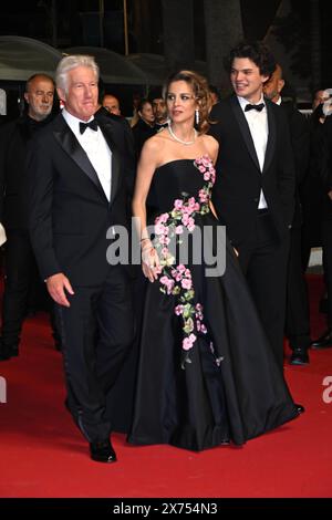 Cannes, France. 16th May, 2024. Cannes, 77th Cannes Film Festival 2024, Red caret film “Oh, Canada” In the photo: Alejandra Silva, Richard Gere, Homer James Jigme Gere Credit: Independent Photo Agency/Alamy Live News Stock Photo