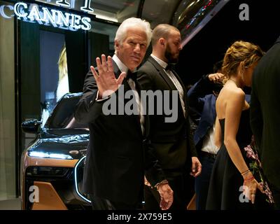 Cannes, France, 17th May, 2024. Actor Richard Gere leaves Marriot Hotel Cannes. Credits: Walter Gilgen Stock Photo