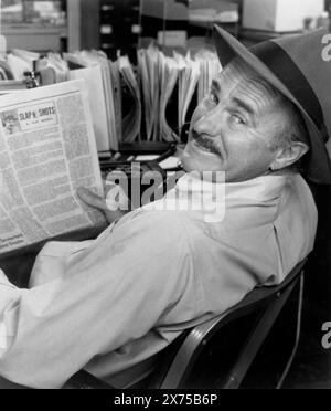 1987, Hollywood, California, USA: Actor DABNEY COLEMAN as (Slap Maxwell) during filming for TV show 'The Slap Maxwell Story' also starring Megan Gallagher and Bill Cobbs. (Credit Image: © Globe Photos/ZUMA Wire) EDITORIAL USAGE ONLY! Not for Commercial USAGE! Stock Photo