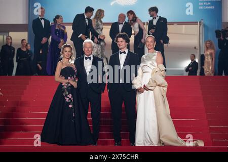 Cannes, France. 17th May, 2024. Alejandra Silva, Richard Gere, Homer James Jigme Gere and Uma Thurman attending the Oh Canada Premiere as part of the 77th Cannes International Film Festival in Cannes, France on May 17, 2024. Photo by Aurore Marechal/ABACAPRESS.COM Credit: Abaca Press/Alamy Live News Stock Photo