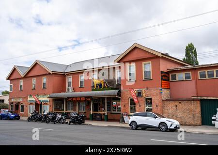 The historic Mole Creek Hotel and Tassie Tiger Bar, Mole Creek Tasmania Stock Photo