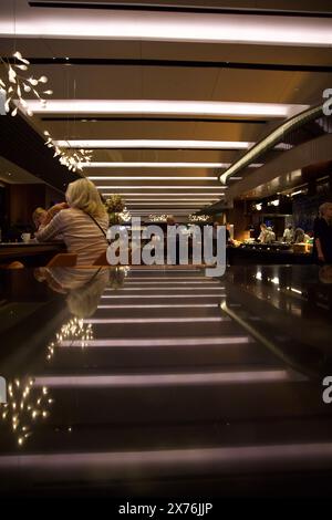 Singapore Airlines Business Class Lounge Stock Photo - Alamy