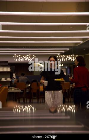 Singapore Airlines Business Class Lounge Stock Photo - Alamy