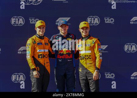 post qualify: from left to righ Oscar Piastri (AUS) - McLaren Formula 1 Team - McLaren MCL38 - Mercedes   Max Verstappen (NED) - Oracle Red Bull Racin Stock Photo