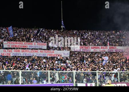 Florence, Italy. 17th May, 2024. ACF Fiorentina's supporters during ACF Fiorentina vs SSC Napoli, Italian soccer Serie A match in Florence, Italy, May 17 2024 Credit: Independent Photo Agency/Alamy Live News Stock Photo