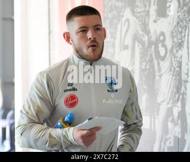 Danny Walker of Warrington Wolves arrives at the stadium before the Betfred Challenge Cup Semi-Final match Huddersfield Giants vs Warrington Wolves at Totally Wicked Stadium, St Helens, United Kingdom, 19th May 2024  (Photo by Steve Flynn/News Images) Stock Photo
