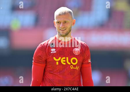 Adam Davies of Sheffield United warms up ahead of the match, during the Premier League match Sheffield United vs Tottenham Hotspur at Bramall Lane, Sheffield, United Kingdom, 19th May 2024  (Photo by Cody Froggatt/News Images) Stock Photo