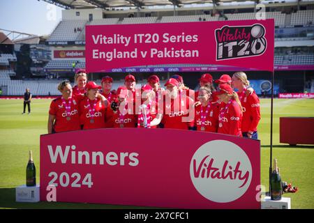 Leeds, 19 May 2024. The England Women team lift the Vitality IT20 Trophy after beating Pakistan 3 - 0 in the 3 match series. Credit: Colin Edwards/Alamy Live News Stock Photo