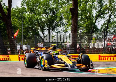 Imola, Imola, Italy. 19th May, 2024. Lando Norris at curve Gresini, 7th round of Formula 1 world championship at the Enzo and Dino Ferrari International racetrack of Imola (Credit Image: © Luca Martini/ZUMA Press Wire) EDITORIAL USAGE ONLY! Not for Commercial USAGE! Stock Photo