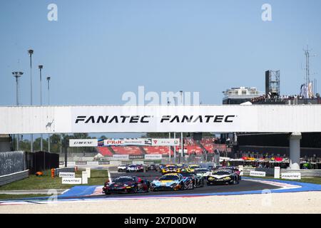 69 VERMEULEN Thierry (nld), ALTOE Giacomo (sim) Emil Frey Racing, Ferrari 296 GT3, action 188 RAMOS Miguel (por), PRETTE Louis (mco), SMALLEY Adam (gbr), Garage 59, McLaren 720S GT3 Evo, action during the 3rd round of the 2024 GT World Challenge Sprint Cup on the Misano World Circuit Marco Simoncelli, from May 17 to 19, 2024 in Misano Adriatico, Italy Stock Photo