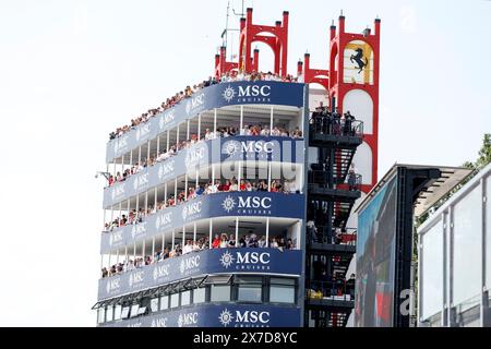 Imola, Italy. 19th May, 2024. Spectators, F1 Grand Prix of Emilia-Romagna at Autodromo Internazionale Enzo e Dino Ferrari on May 19, 2024 in Imola, Italy. (Photo by HOCH ZWEI) Credit: dpa/Alamy Live News Stock Photo