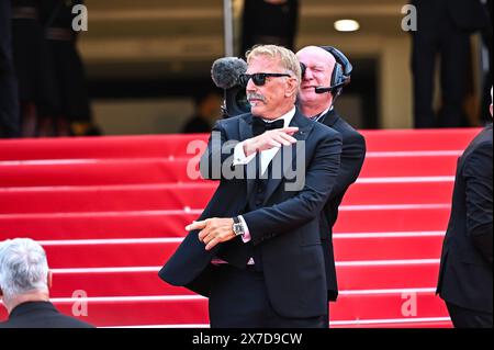 News - Horizon : An American Saga Red Carpet - The 77th Annual Cannes Film Festival Kevin Costner attends the Horizon: An American Saga Red Carpet at the 77th annual Cannes Film Festival at Palais des Festivals on May 19, 2024 in Cannes, France. Cannes Palais des Festival France Copyright: xStefanosxKyriazisx/xLiveMediax LPN 1362622 Stock Photo