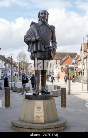 Statue William Shakespeare on Henley Street, Stratford-upon-Avon, Warwickshire, England, UK Stock Photo