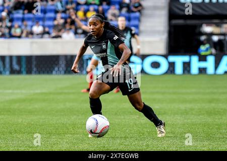 Harrison, United States. 19th May, 2024. Harrison, United States, May 19, 2024: Crystal Dunn (19 Gotham FC) during the National Women's Soccer League match between Gotham FC and Chicago Red Stars at Red Bull Arena in Harrison, NJ United States (EDITORIAL USAGE ONLY). (Rebekah Wynkoop/SPP) Credit: SPP Sport Press Photo. /Alamy Live News Stock Photo