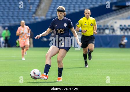 Seattle, Washington, USA. 18th May, 2024. Reign player BETHANY BALCER #8 takes the ball down the field in the 1st half of the game, Seattle Reign vs Orlando City with a score of 2-3, on 5-19-24. (Credit Image: © Melissa Levin/ZUMA Press Wire) EDITORIAL USAGE ONLY! Not for Commercial USAGE! Stock Photo