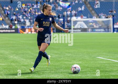 Seattle, Washington, USA. 18th May, 2024. Reign player SOFIA HUERTA #11 runs alongside the ball, taking it down the field, in the 1st half of the game, Seattle Reign vs Orlando City with a score of 2-3, on 5-19-24. (Credit Image: © Melissa Levin/ZUMA Press Wire) EDITORIAL USAGE ONLY! Not for Commercial USAGE! Stock Photo