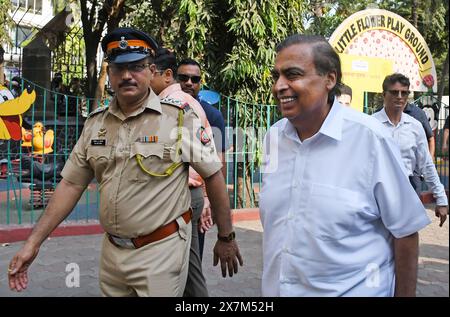 Mumbai, India. 20th May, 2024. Chairman and Managing Director of Reliance Industries, Mukesh Ambani arrives to cast his vote at a polling booth in Mumbai. Polling was for six seats of the Loksabha election in Mumbai. These six seats were Mumbai North, Mumbai North West, Mumbai North East, Mumbai North Central, Mumbai South Central and Mumbai South. Maharashtra state recorded a lowest voter turnout of 54 percent. Credit: SOPA Images Limited/Alamy Live News Stock Photo