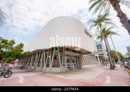 Miami Beach, FL, USA - May 21, 2024:  Miami Beach, Florida, USA Photo of Walgreens Pharmacy Collins Avenue Stock Photo