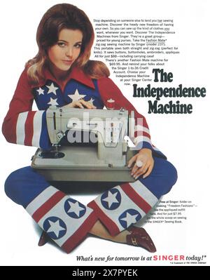 1970 Singer fashin Mate zig-zag sewing machine ad - "The independence machine" Stock Photo