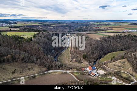 Rottweil, Germany, 2nd Mar 2024:Bird's-eye view along the course of the Neckar River to the Neckarburg Bridge, over which the A81 motorway runs. (Phot Stock Photo