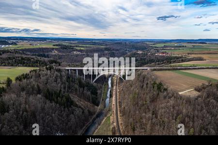 Rottweil, Germany, 2nd Mar 2024:Bird's-eye view along the course of the Neckar River to the Neckarburg Bridge, over which the A81 motorway runs. (Phot Stock Photo