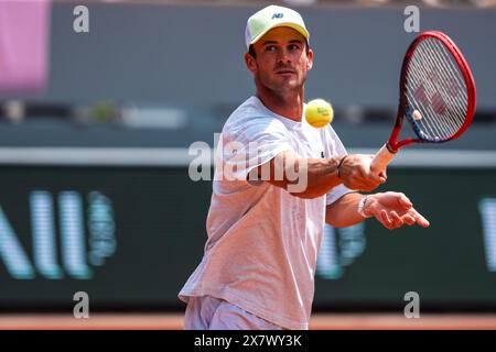 Paris, France. 21st May, 2024. Tommy PAUL (USA) during the Roland-Garros 2024, ATP and WTA Grand Slam tennis tournament on May 21, 2024 at Roland-Garros stadium in Paris, France - Photo Alexandre Martins/DPPI Credit: DPPI Media/Alamy Live News Stock Photo