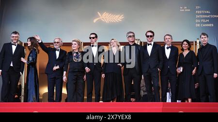 Cannes, France. 21st May, 2024. Cast members arrive before the screening of the film 'Marcello Mio' at the 77th edition of the Cannes Film Festival in Cannes, southern France, on May 21, 2024. Credit: Gao Jing/Xinhua/Alamy Live News Stock Photo