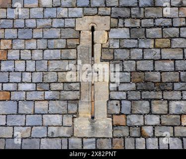 Arrow slit in the Windsor Castle wall Stock Photo - Alamy