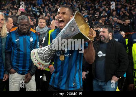 Dublin, Irlande. 22nd May, 2024. Isak Hien of Atalanta celebrates the victory following the UEFA Europa League, Final football match between Atalanta BC and Bayer Leverkusen on May 22, 2024 at Aviva stadium in Dublin, Ireland - Photo Jean Catuffe/DPPI Credit: DPPI Media/Alamy Live News Stock Photo