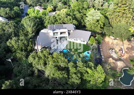 An aerial view of mansion house purchased by Los Angeles Dodgers player Shohei Ohtani, Wednesday, May 22, 2024, in La Canada Flintridge, Calif. The home was purchased through limited liability company Decopin LLC, the name of Ohtani's dog. Stock Photo