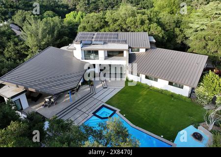 An aerial view of mansion house purchased by Los Angeles Dodgers player Shohei Ohtani, Wednesday, May 22, 2024, in La Canada Flintridge, Calif. The home was purchased through limited liability company Decopin LLC, the name of Ohtani's dog. Stock Photo