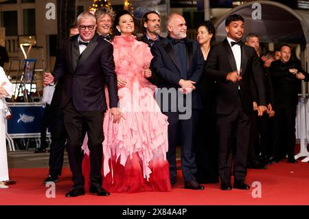 Fabio Assuncao, Nataly Rocha, Karim Ainouz und Iago Xavier bei der Premiere des Kinofilms 'Motel Destino' auf dem Festival de Cannes 2024 / 77. Internationale Filmfestspiele von Cannes im Palais des Festivals. Cannes, 22.05.2024 Stock Photo