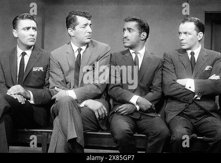 OCEAN'S II  1960 Warner Bros. PIctures with from left: Peter Lawford, Dean Martin, Sammy Davis Jnr,Frank Sinatra Stock Photo